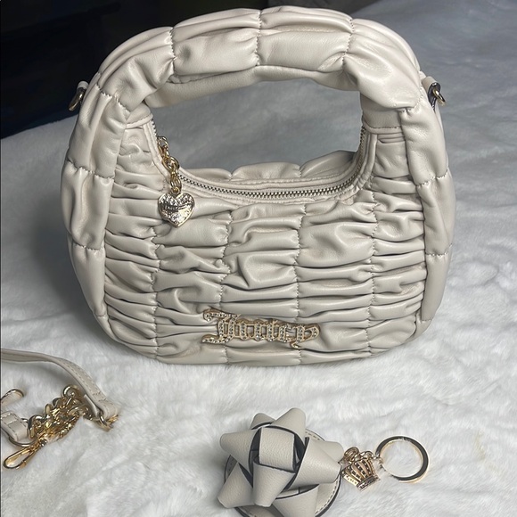 Juicy Couture- Cream Quilted Handbag with Gold Accents & Key chain - Picture 1 of 15